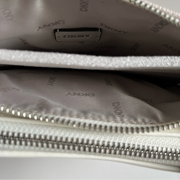 DKNY- NWT Neutral Crossbody Bag with All Over Peint and Thick Strap - Picture 3 of 9